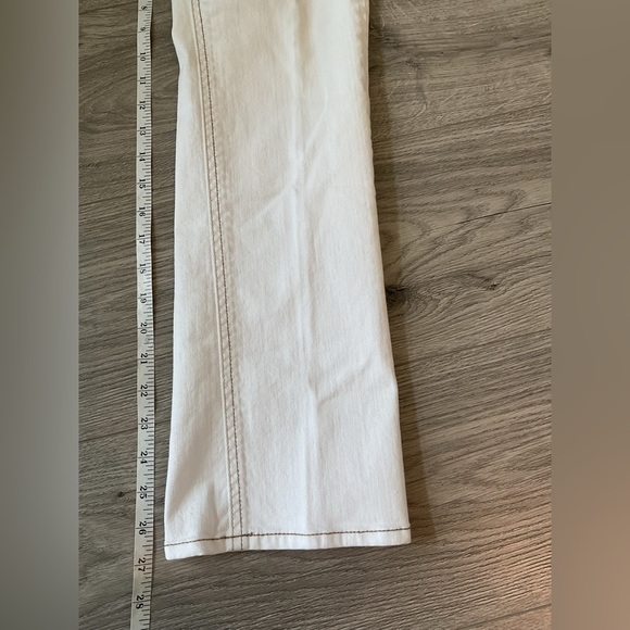 From Cleo Vintage Pair of Off White Bootcut Jeans with Contrasting Seams - Picture 4 of 6